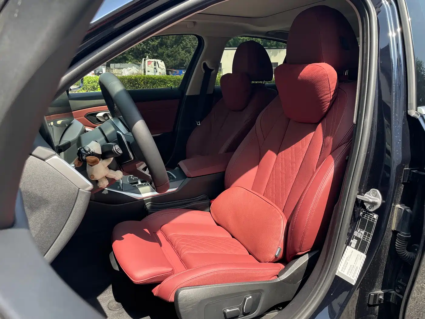 BMW 3 Series 2025 325i M Sport Package фото 10