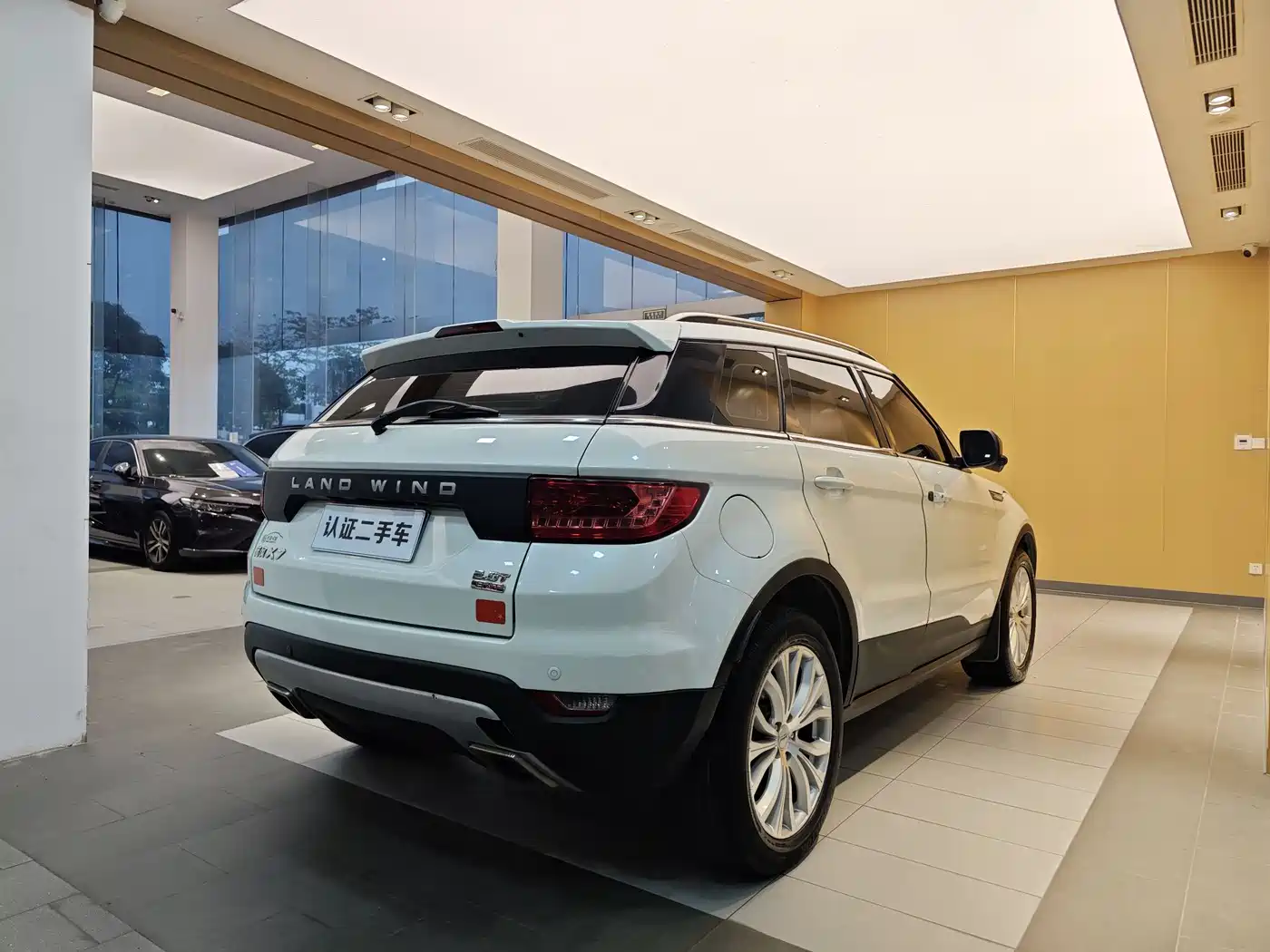 Landwind X7 2017 2015 2.0T Panoramic Flagship Edition