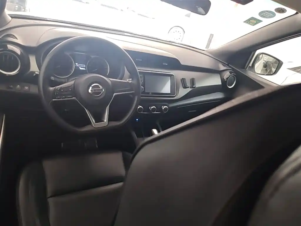Nissan Kicks 2018 2017 1.5L CVT Cool Edition