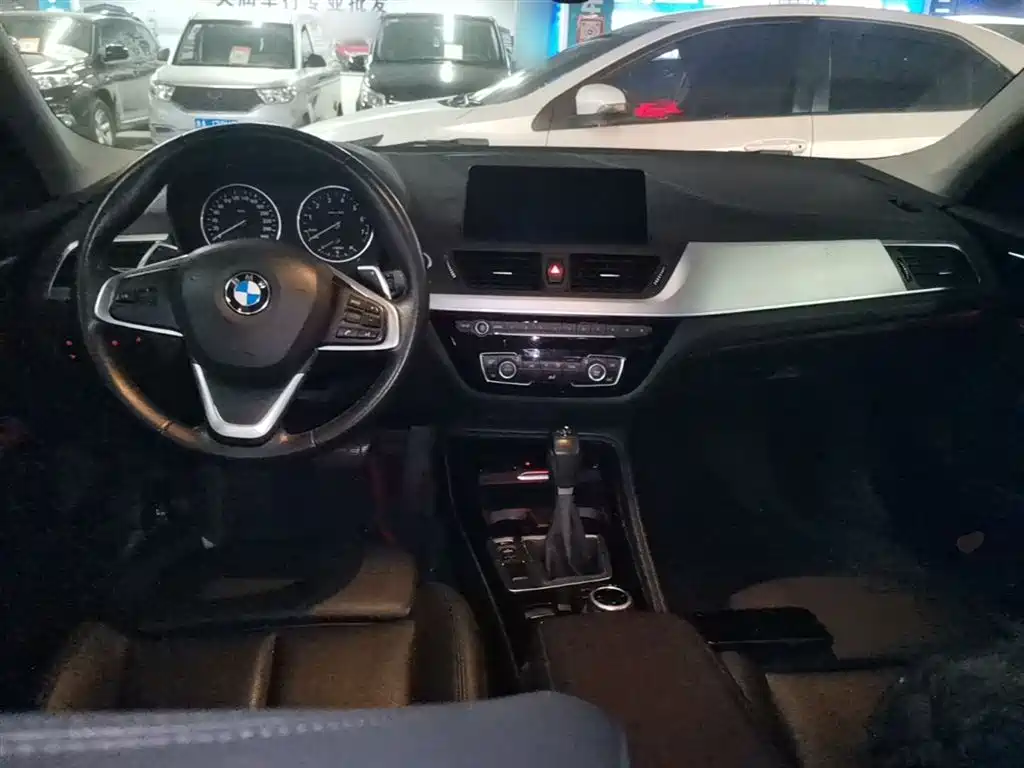 BMW 1 Series 2017 120i Design Package фото 16