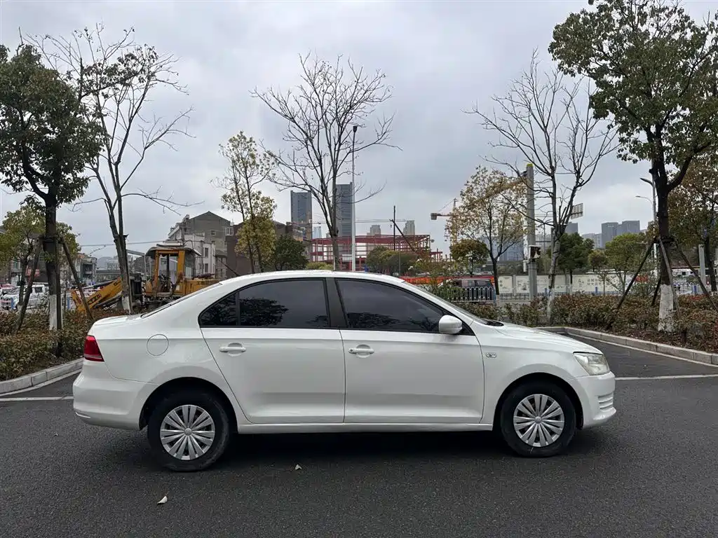 Volkswagen Santana 2015 1.6L Automatic Comfort Edition фото 15