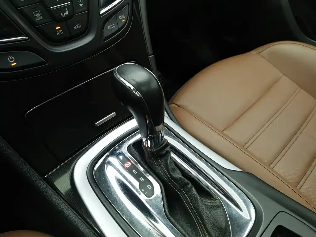 صورة 13 - Buick Regal