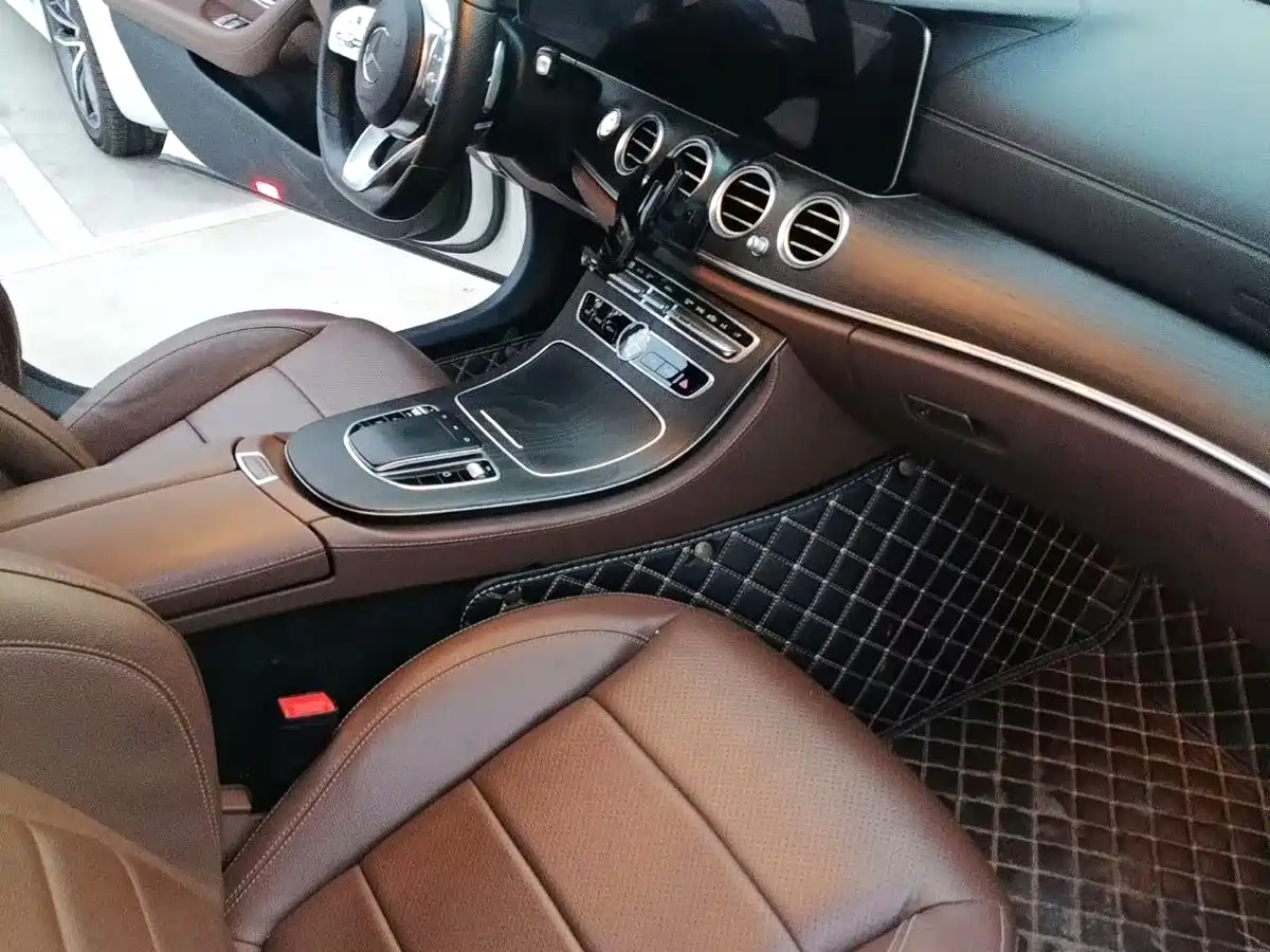 Mercedes-Benz E-Class 2020 E 300 L Sport Fashion Model фото 5