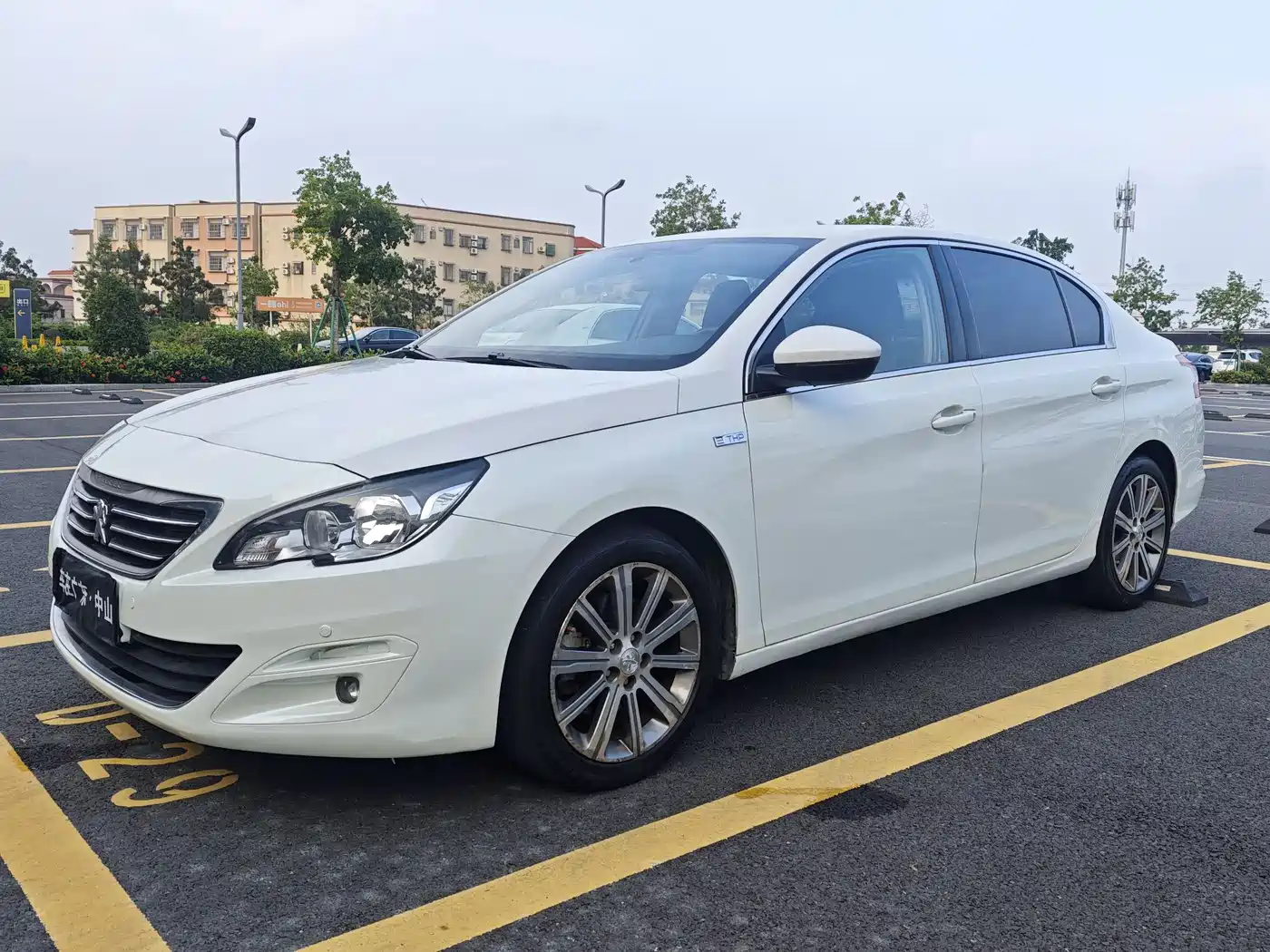 Peugeot 408 2016 1.6T Automatic Luxury Edition