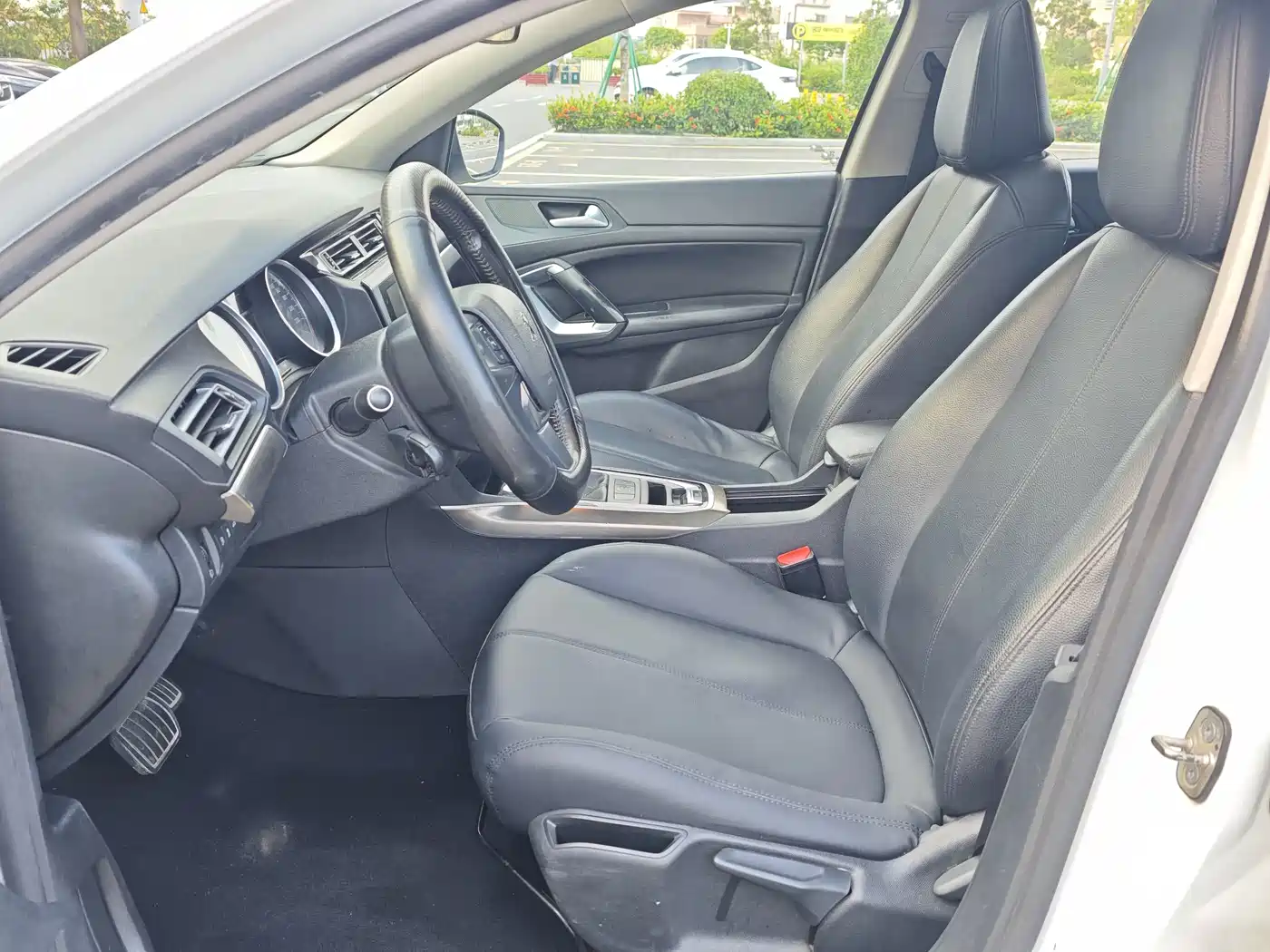 Peugeot 408 2016 1.6T Automatic Luxury Edition фото 10