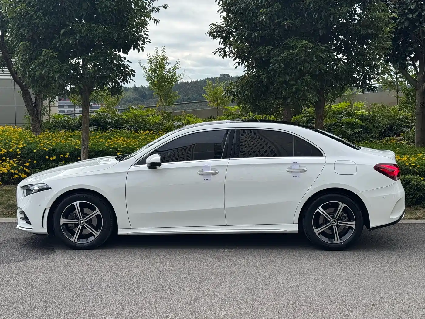 Mercedes-Benz A-Class 2022 Facelift III A 200 L Sport Sedan Fashion фото 3