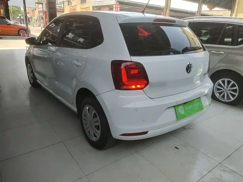 Volkswagen Polo 2016 1.4L Automatic Trend фото 5