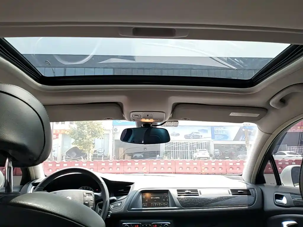 Photo 18 - Citroën C5