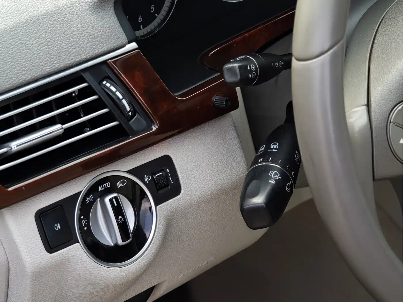 Mercedes-Benz E-Class 2012 E 200 L CGI Elegance фото 12