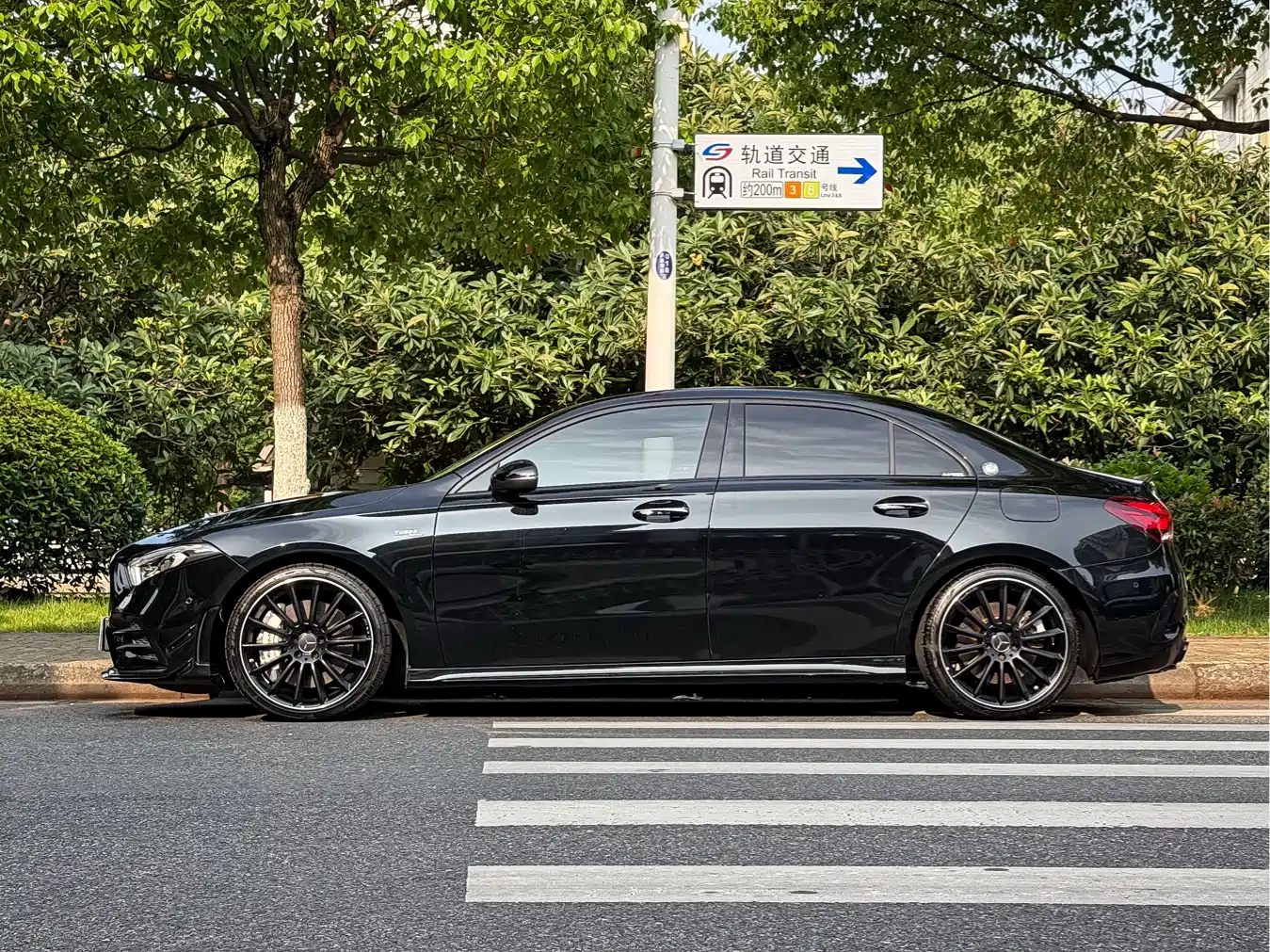 Mercedes-Benz A-Class AMG 2022 AMG A 35 L 4MATIC фото 7