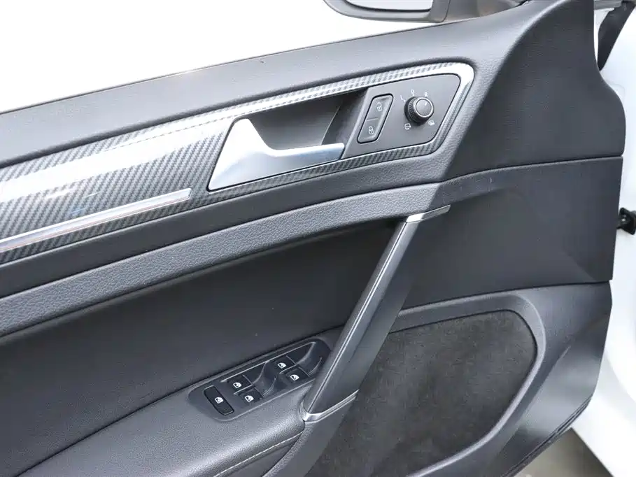 Volkswagen Golf 2019 280TSI DSG Luxury (China V) фото 12