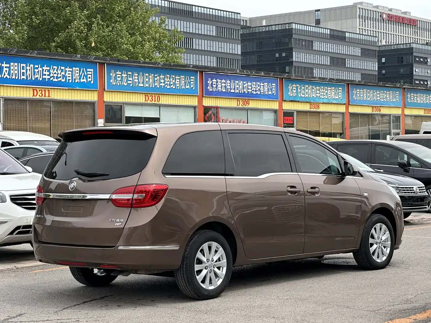 Buick GL8 2018 28T Comfort China VI фото 4