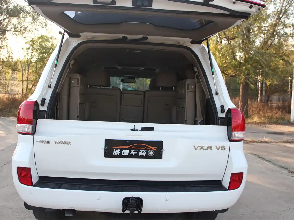 Toyota Land Cruiser 2010 Model 4.7L Automatic VX фото 13