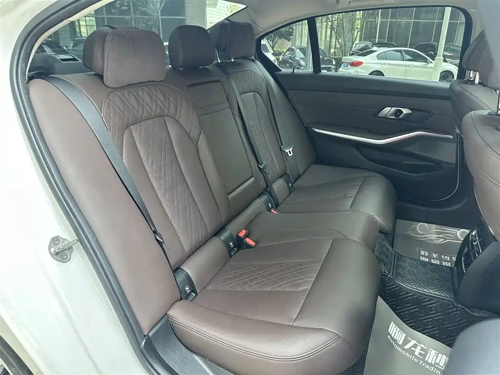 BMW 3 Series 2023 325Li M Sport Package фото 12