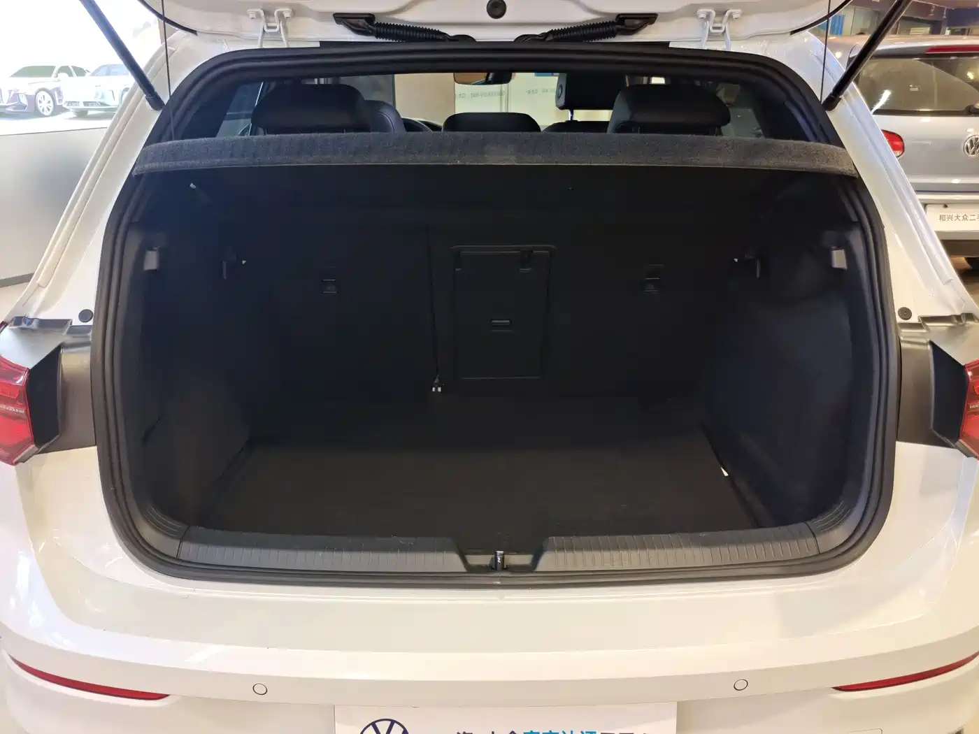 Volkswagen Golf 2023 280TSI DSG R-Line Lite фото 10