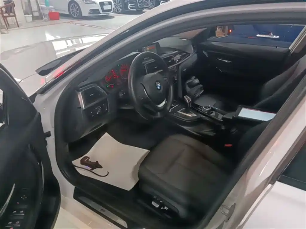BMW 3 Series 2017 320Li M Sport фото 15