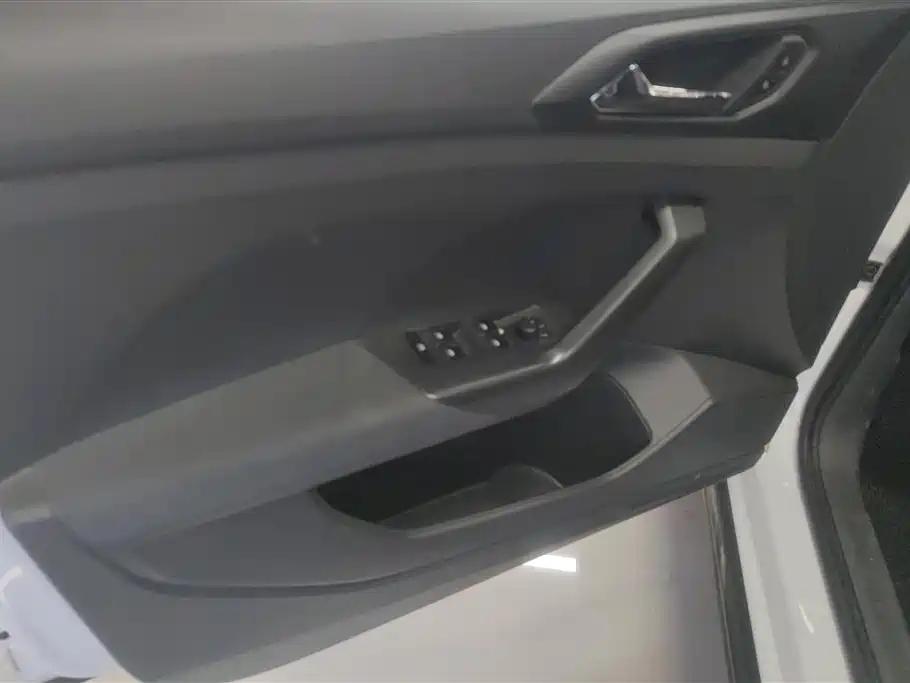 VOLKSWAGEN TU KAI