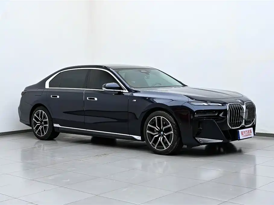 BMW 7 Series 2023 Model 735Li M Sport Package фото 4