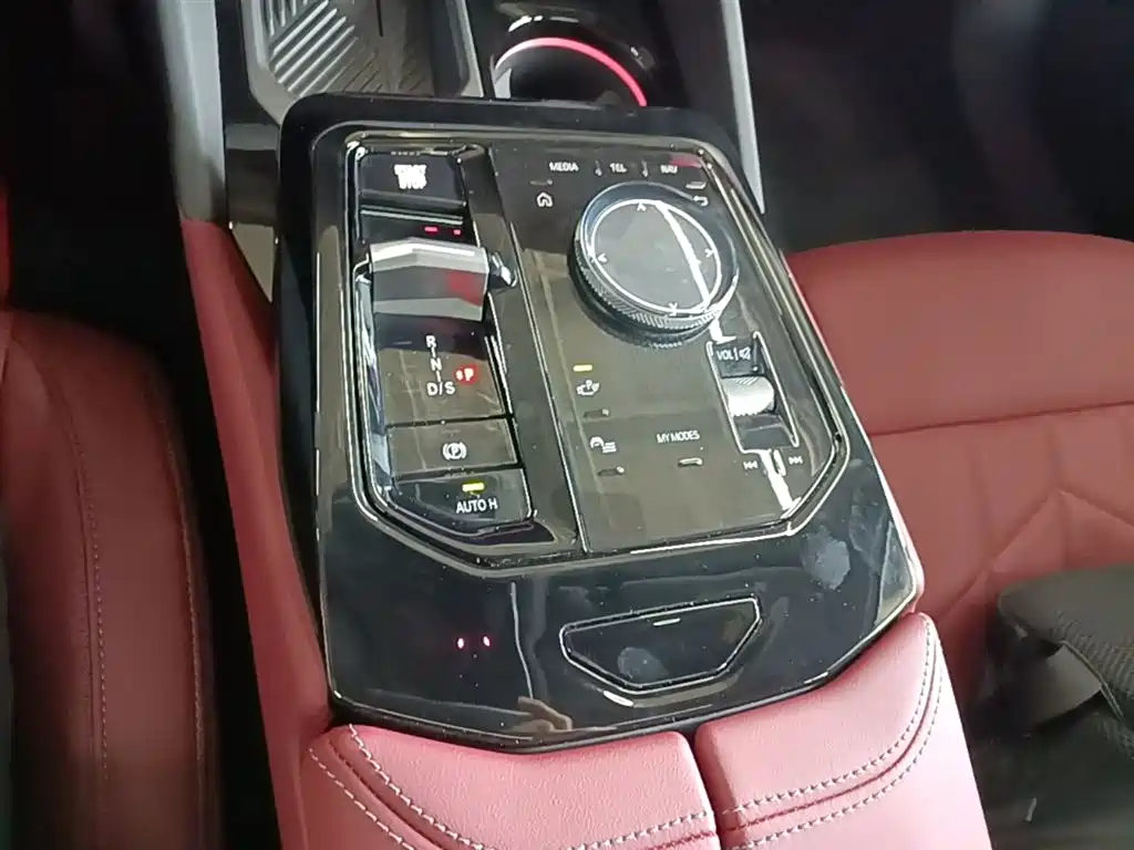 BMW 5 Series 2024 530Li xDrive M Sport Package фото 14