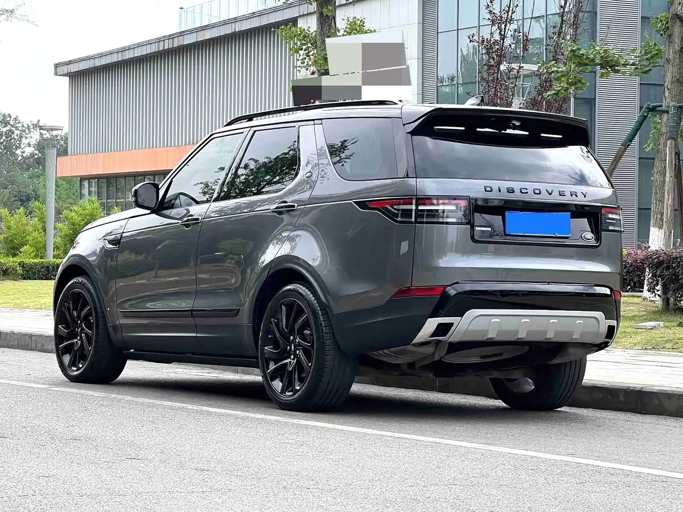 Land Rover Discovery 2017 3.0 SC V6 SE фото 17