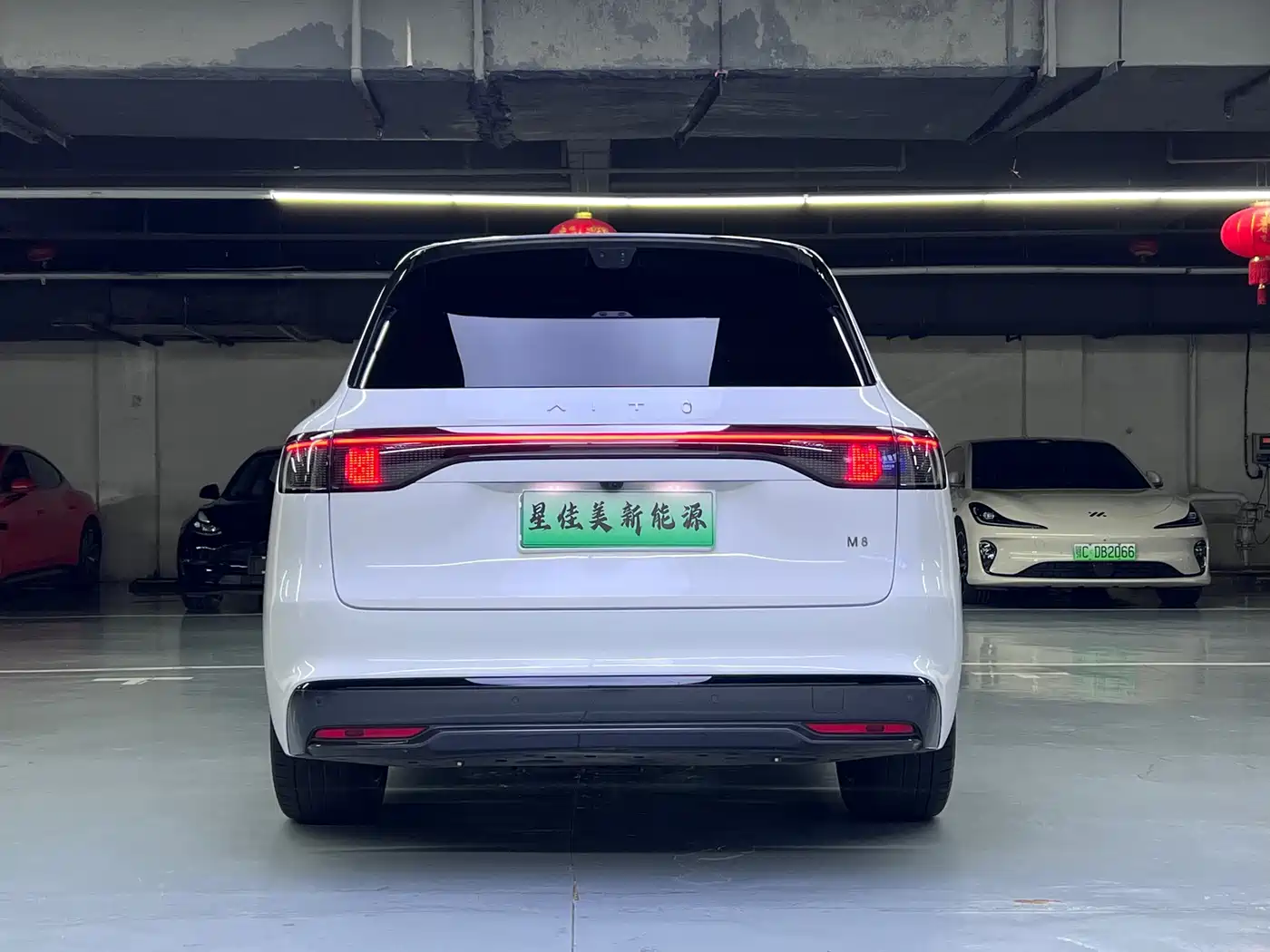 AITO Wenjie AITO M8 2025 Range Extender Max+ Edition 53.4kWh 5-seater фото 11