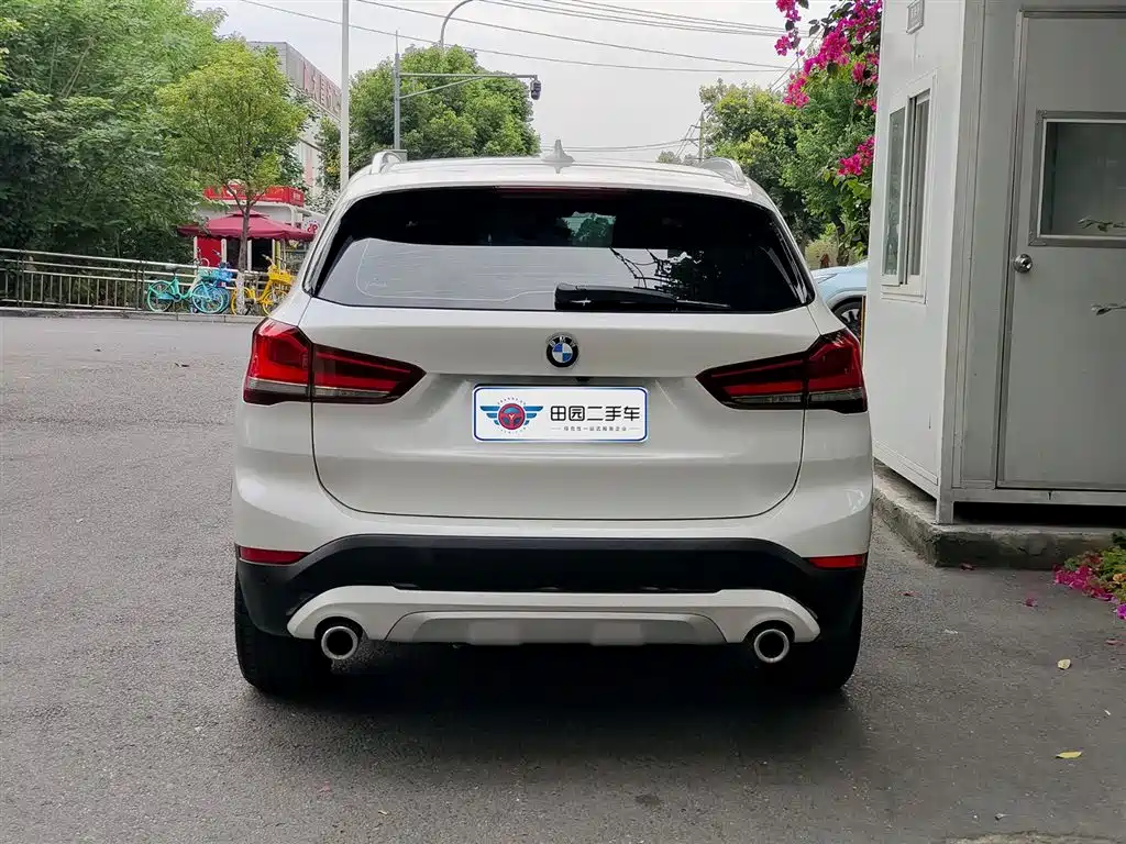 BMW X1 2022 sDrive20Li Fashion фото 5