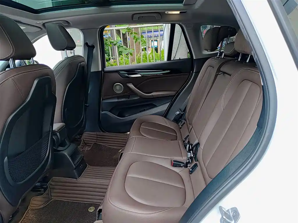 BMW X1 2022 sDrive20Li Fashion фото 8