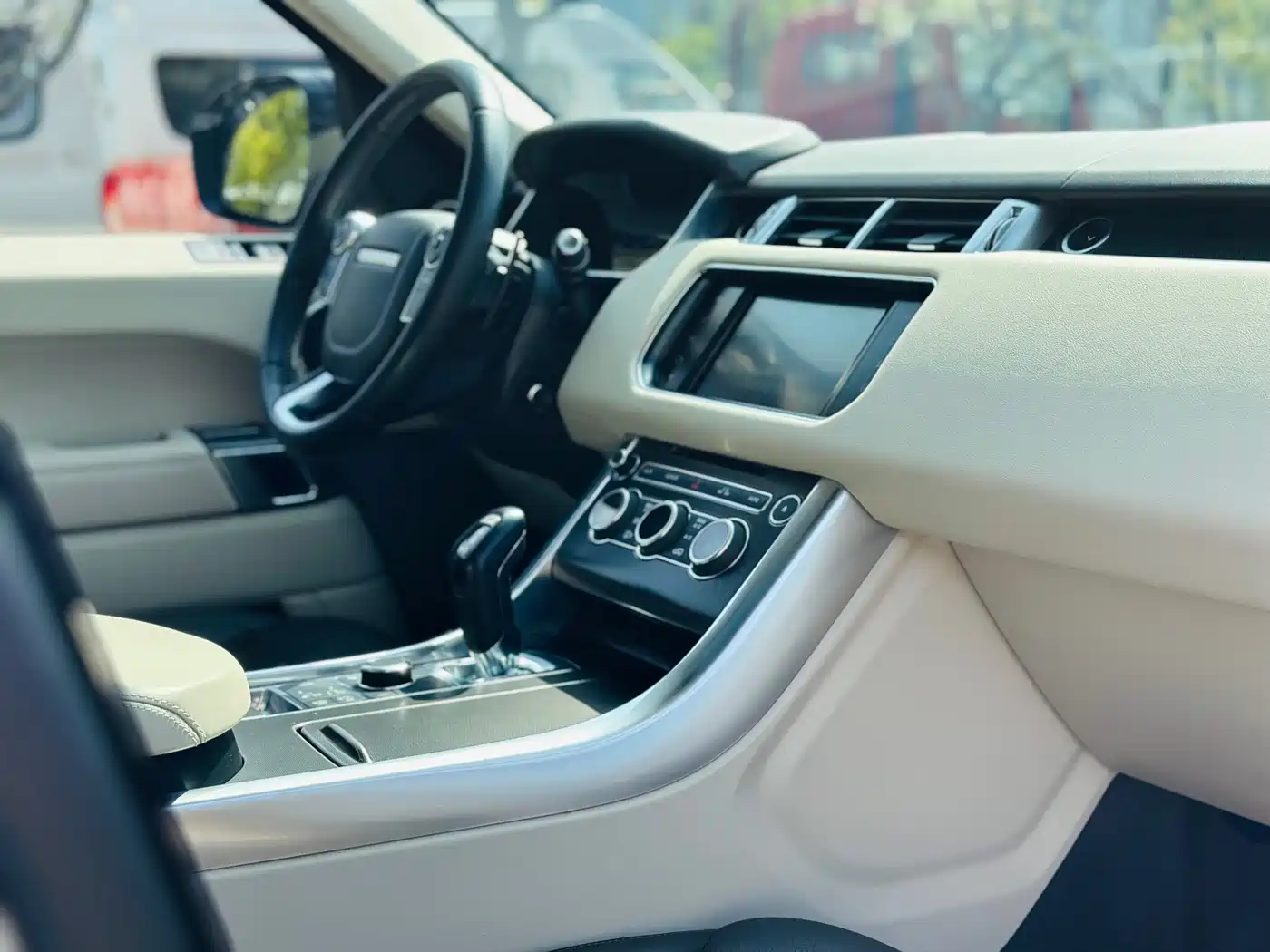 Land Rover Range Rover Sport 2016 Model 3.0 SC V6 HSE DYNAMIC фото 6