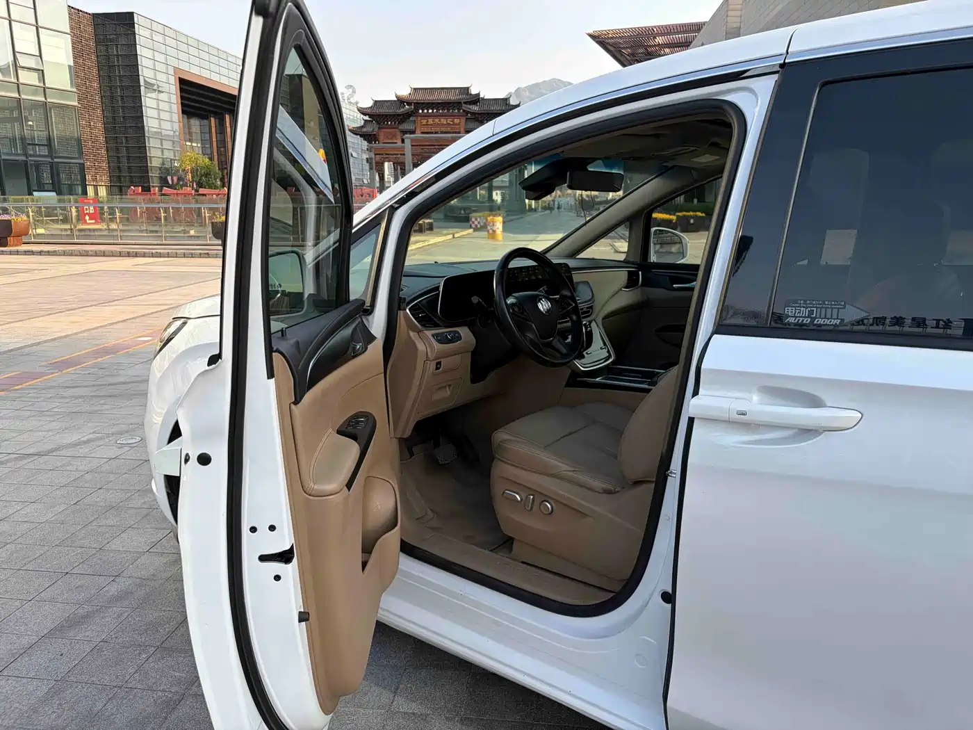 Buick GL8 2021 ES Landlord 653T Premium фото 13