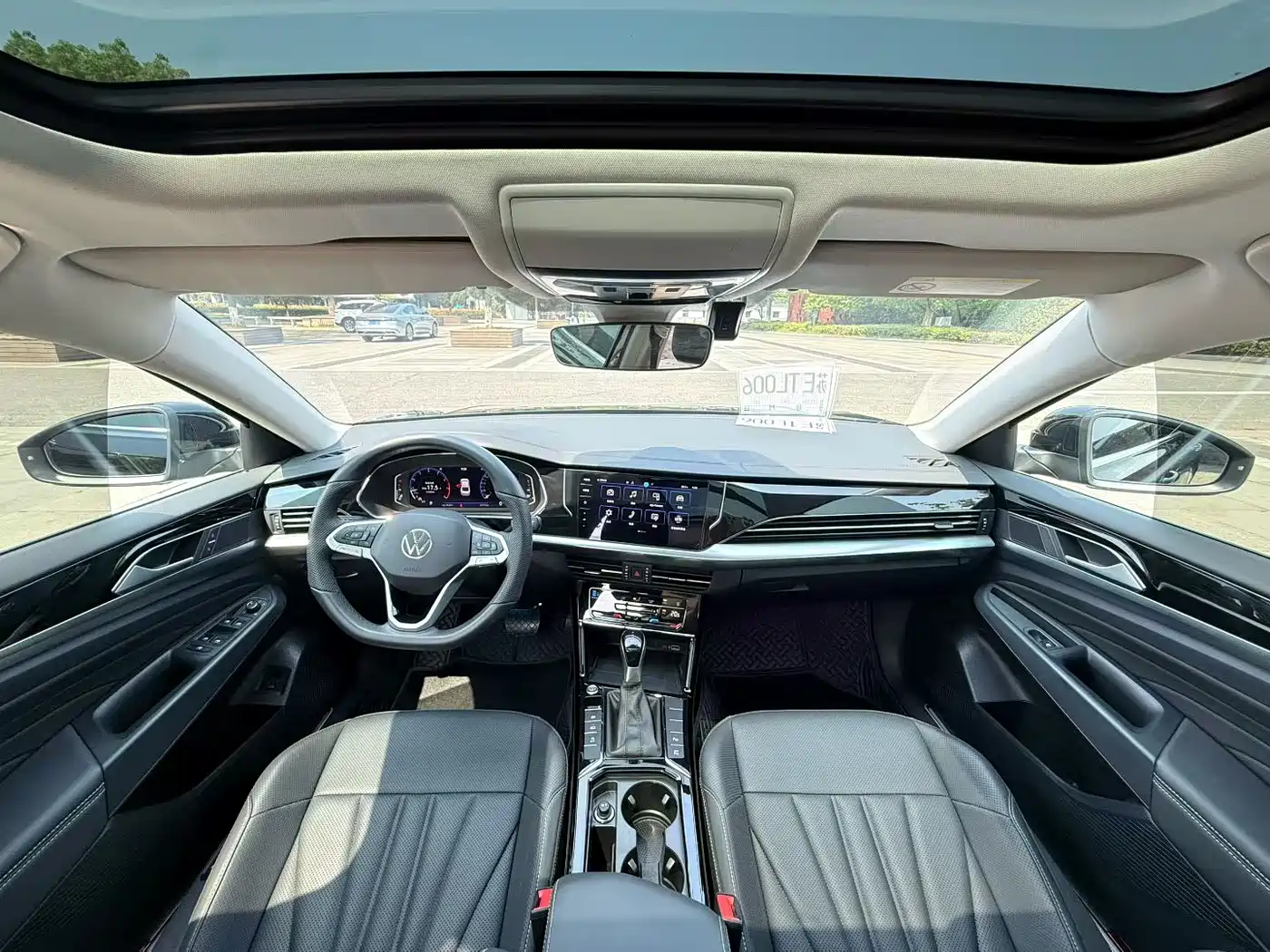 Volkswagen Passat 2025 Outstanding 380TSI Dragon Glory Edition фото 5