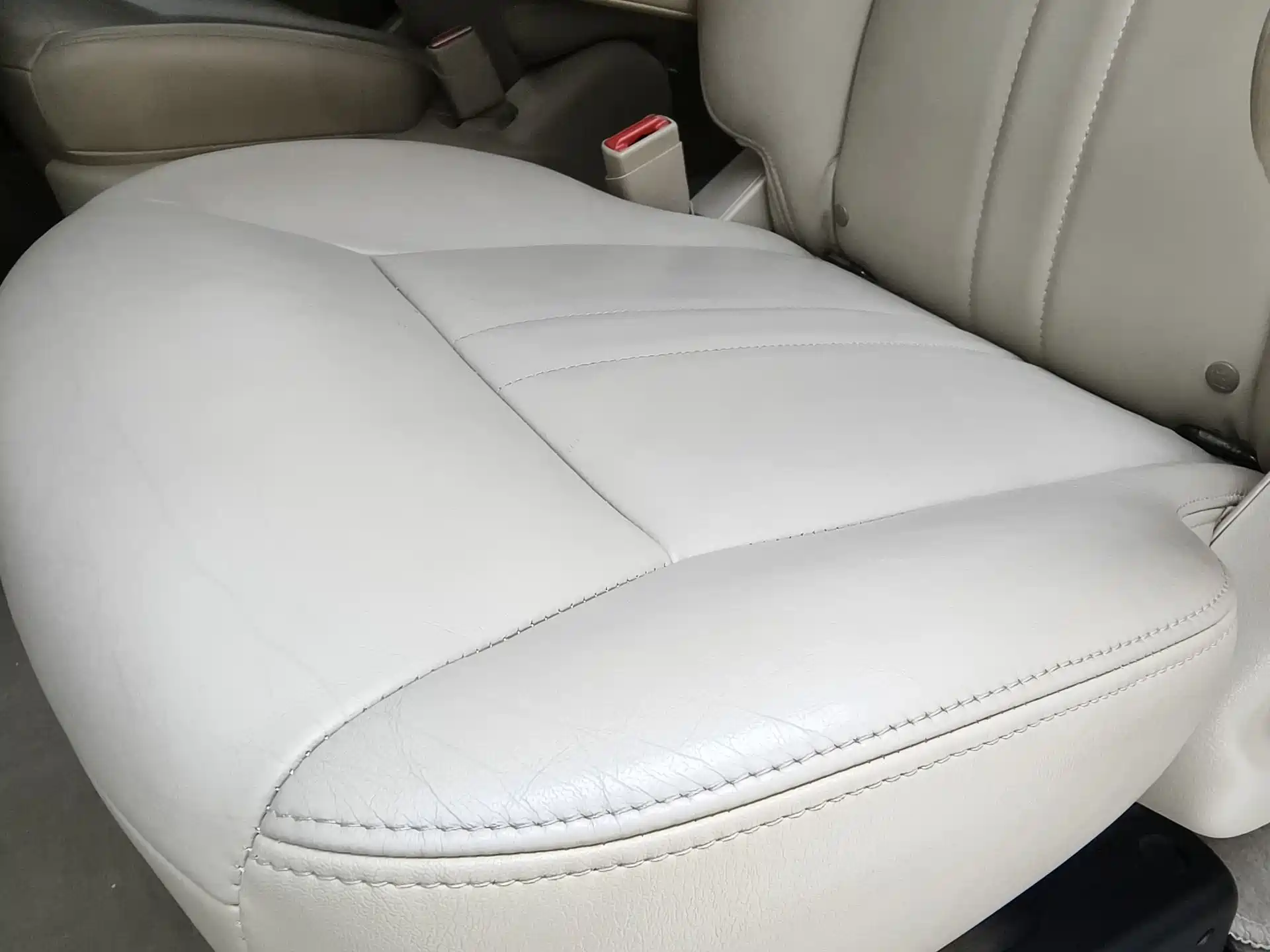Photo 22 - Buick GL8