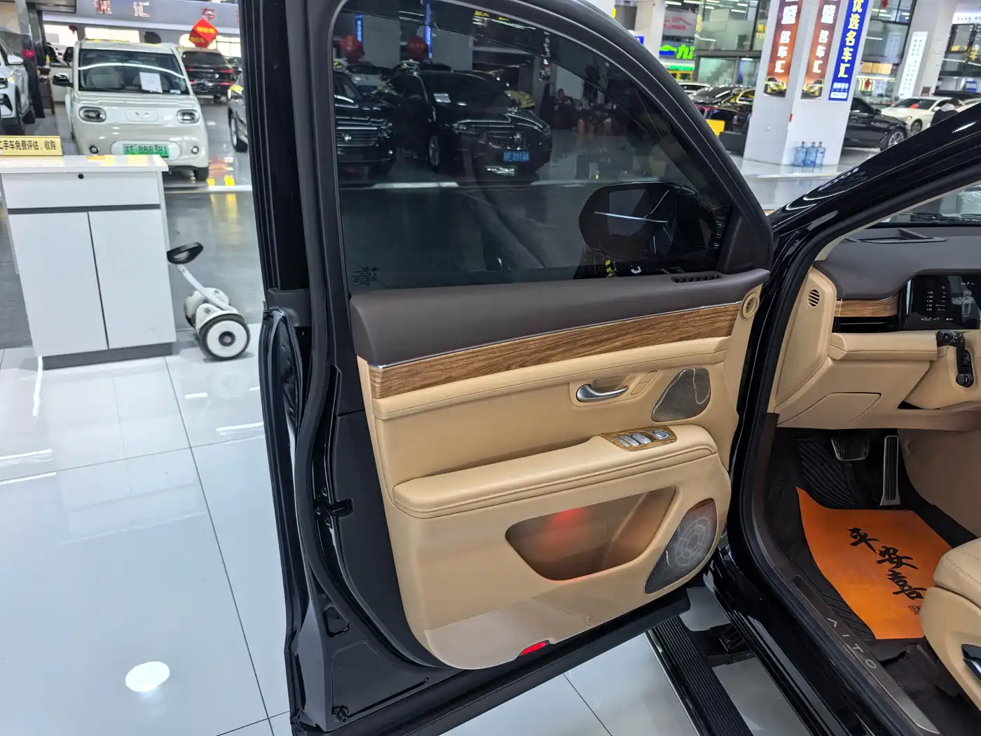 AITO Wenjie AITO M7 2024 1.5T RWD Plus 5-Seater фото 7