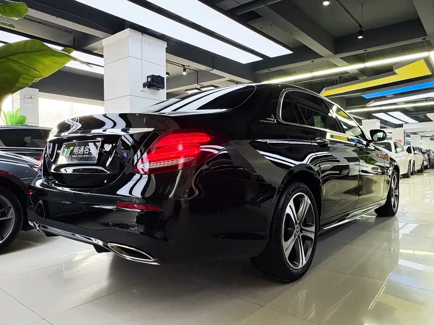 MERCEDES-BENZ E CLASS