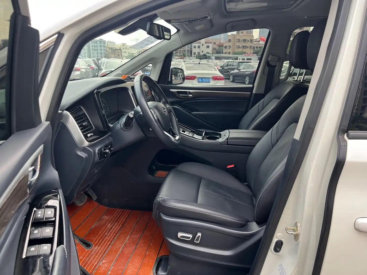 GAC Trumpchi Trumpchi M8 2021 Master Series 390T Noble Welfare Edition фото 4
