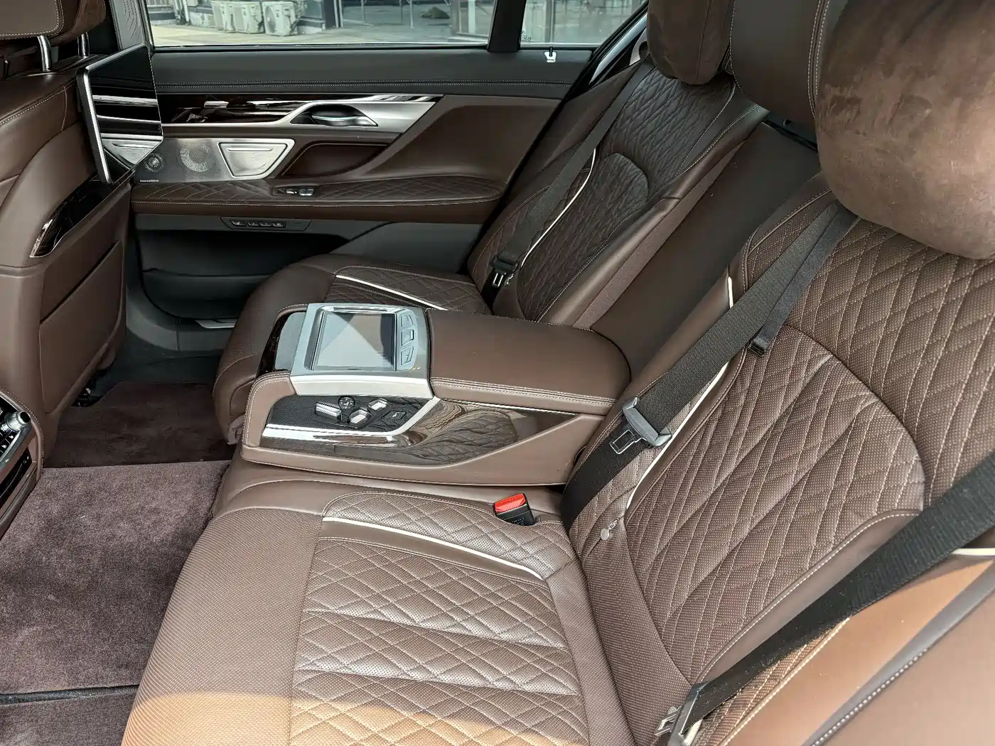 BMW 7 Series 2022 740Li xDrive Executive M Sport Package фото 10
