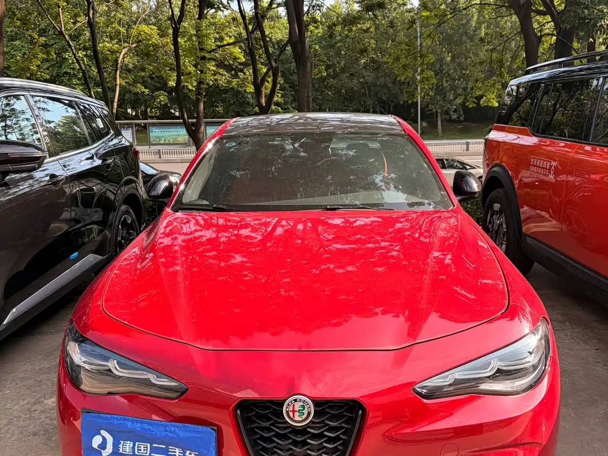 Alfa Romeo Giulia 2025 2023 2.0T 280HP Track Edition