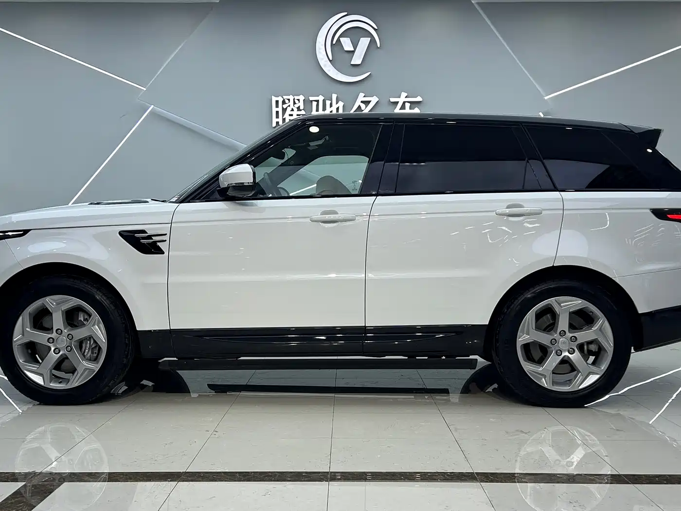 Land Rover Range Rover Sport PHEV 2018 Model P400e фото 3