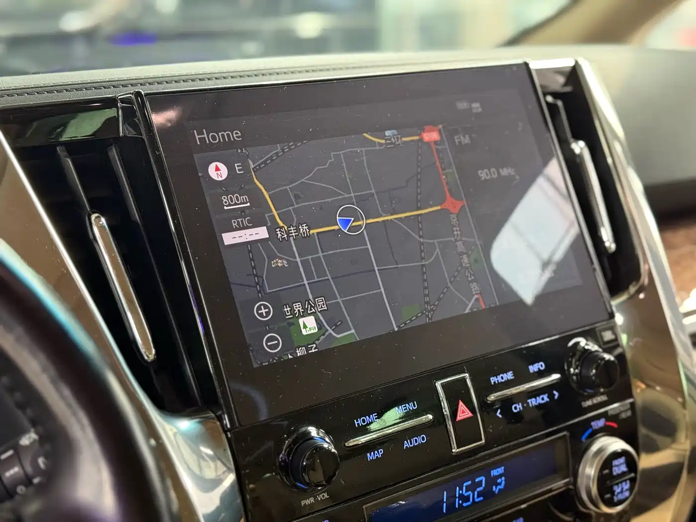 Toyota Alphard 2021 Hybrid 2.5L Premium фото 9