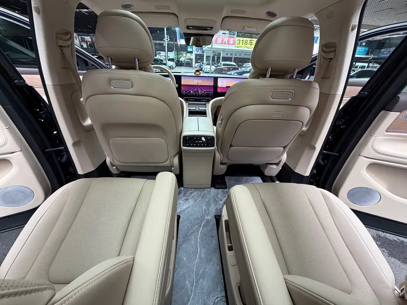 AITO Wenjie AITO M9 2024 Extended Range Ultra 42kWh 6-Seater фото 19