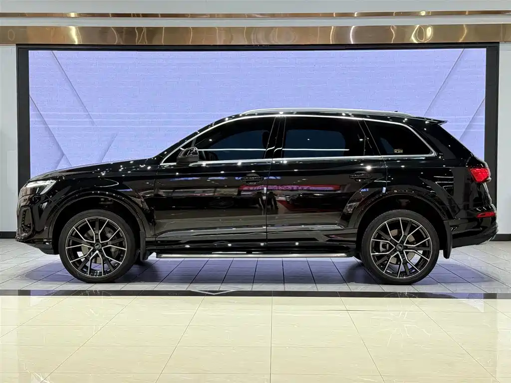 Audi Q7 2025 55 TFSI quattro S line Premium фото 9