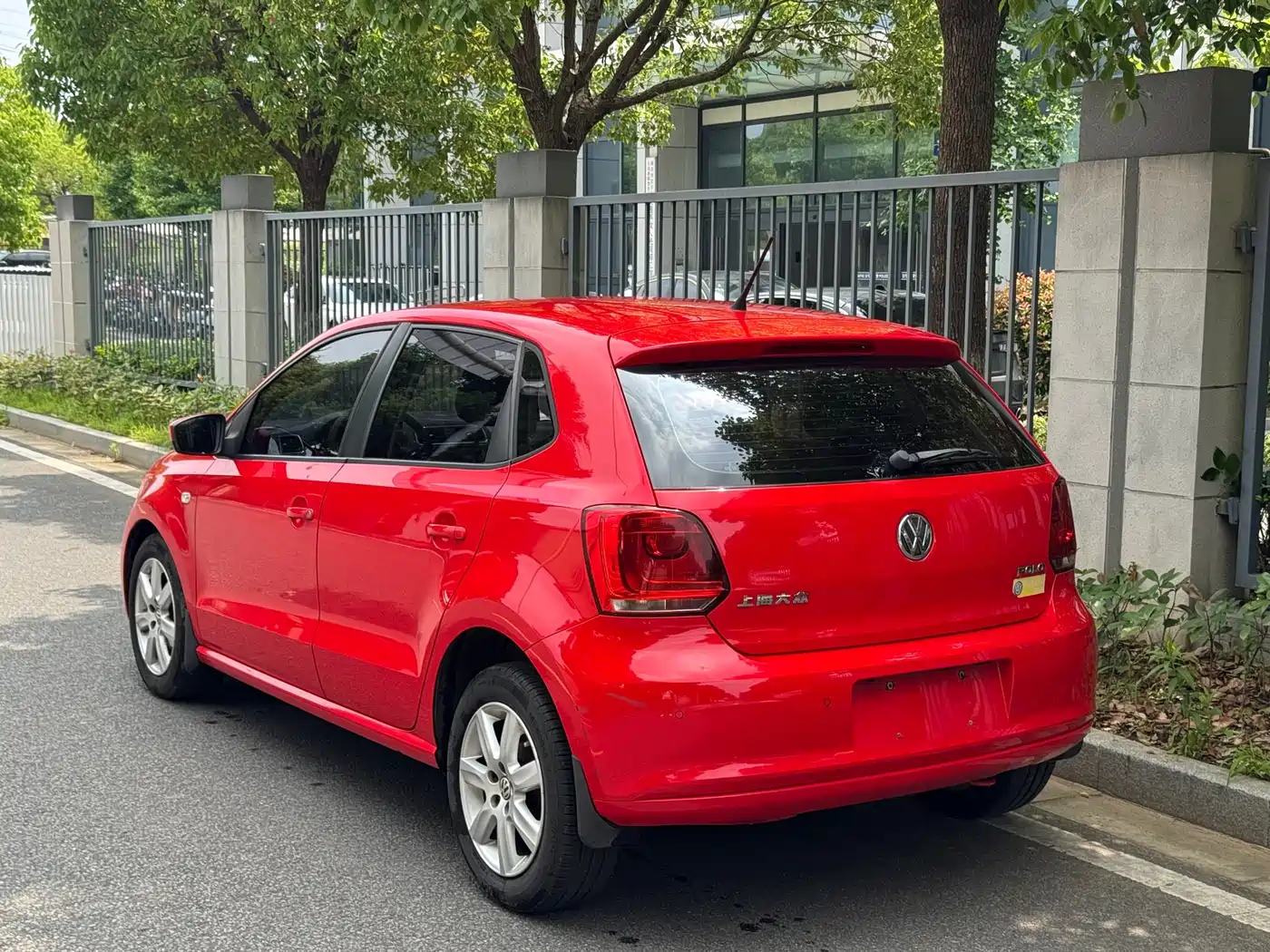Volkswagen Polo 2013 1.4L Manual Trend Edition фото 10