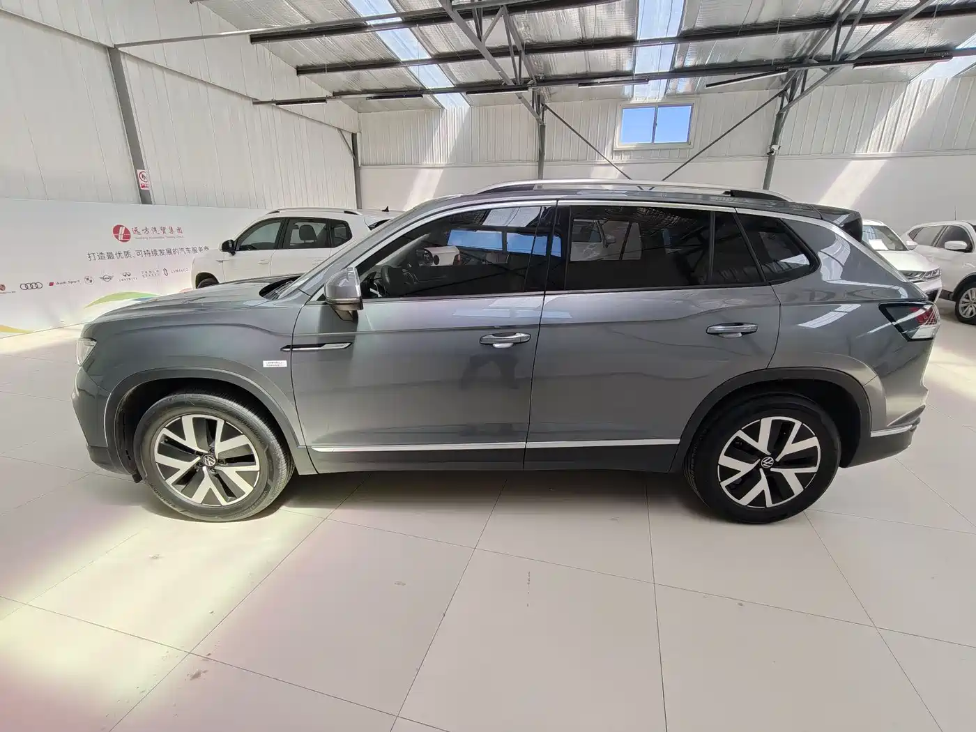 Volkswagen Tayron 2023 300TSI 2WD Luxury Plus Advanced Edition фото 3