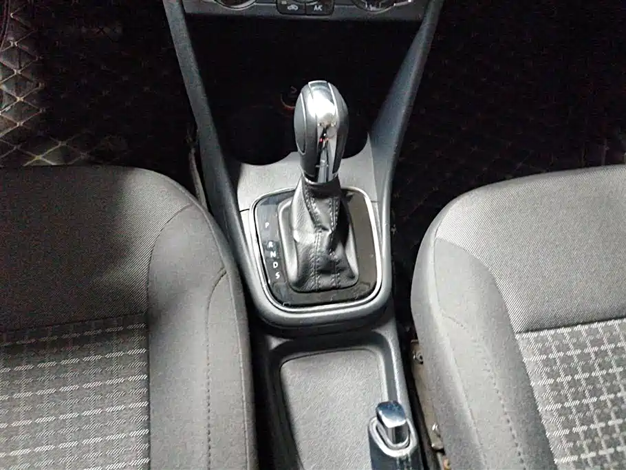 Volkswagen Polo 2016 1.6L Automatic Comfort фото 16