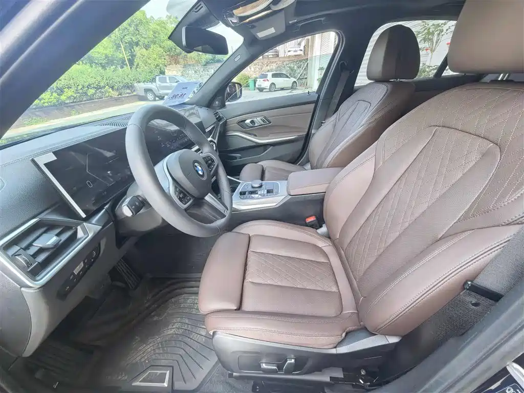 BMW 3 Series 2024 325i M Sport Shadowline Package фото 4