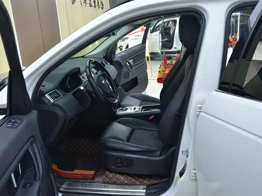Land Rover Discovery Sport 2016 2.0T HSE фото 4