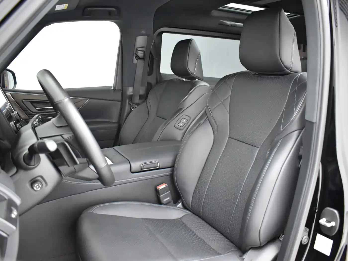 Toyota Vellfire 2024 Crown Hybrid 2.5L Executive Premium Edition фото 7