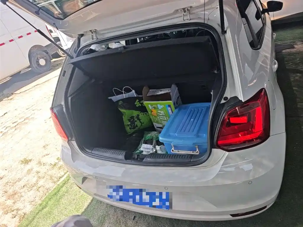 Volkswagen Polo 2016 1.6L Automatic Comfort фото 19