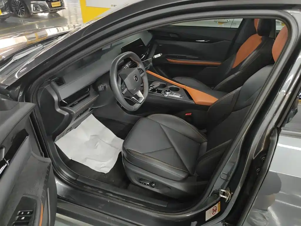 Changan UNI-V iDD 2023 2023 ZhiDian iDD 1.5T 113km Smart Fun Edition