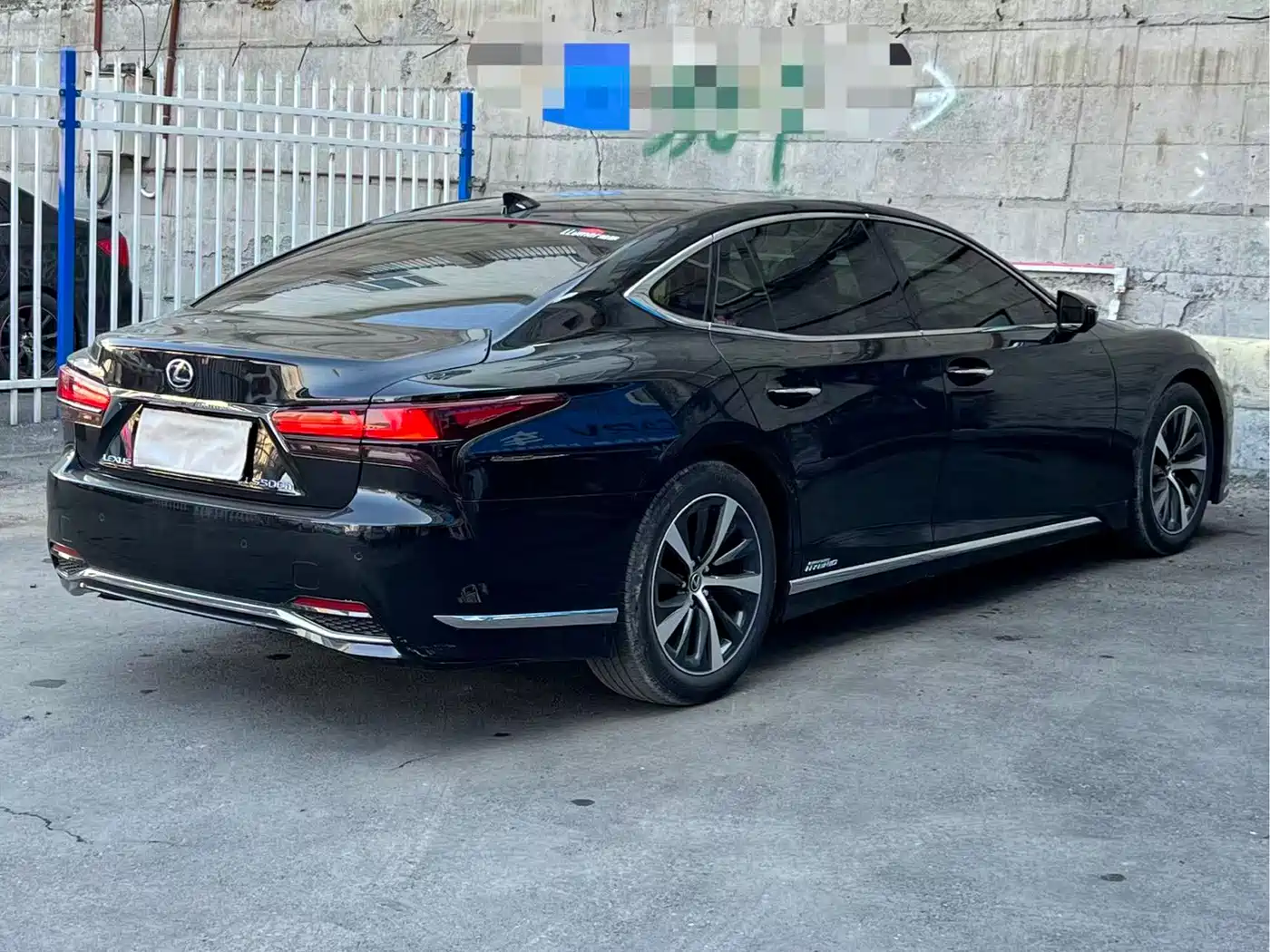Lexus LS 2023 500h Excellence Edition фото 9