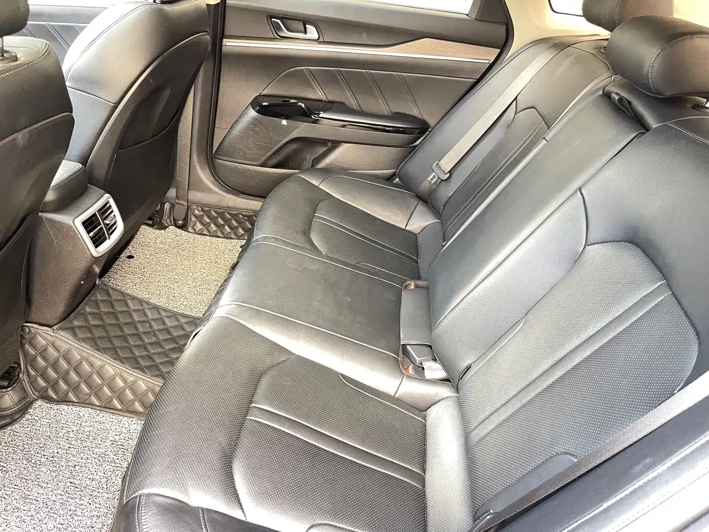 Kia K5 2020 270T CVVD Luxury Tech Version фото 23